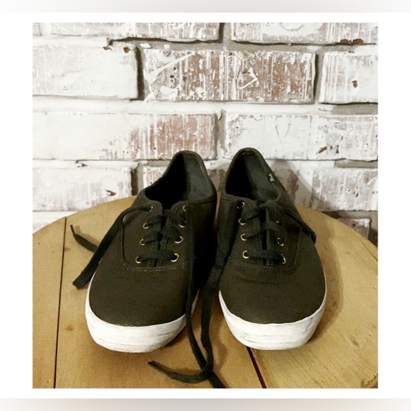 Keds Metallic Green Size 9.5 US Women’s Tennis Shoes - Picture 4 of 7